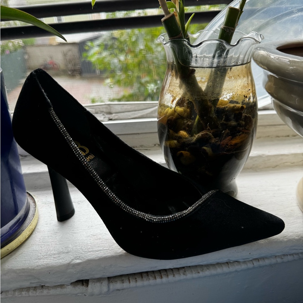 Women’s black heels